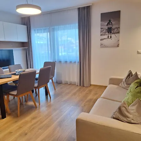 Mountapart In - Out Апартаменты