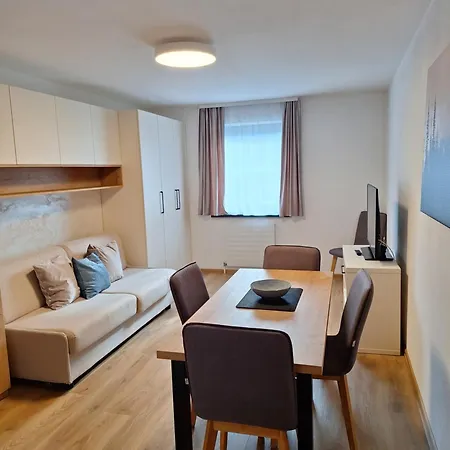 Mountapart In - Out - Sommercard Zum Halben Preis - Gueltig Von Juli Bis September 2025 Apartment *