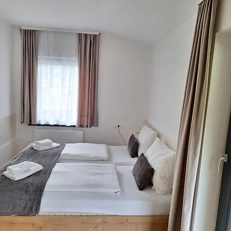 Mountapart In - Out - Sommercard Zum Halben Preis - Gueltig Von Juli Bis September 2025 Apartment *
